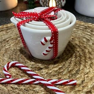 Rea dun. Candy cane measuring cups